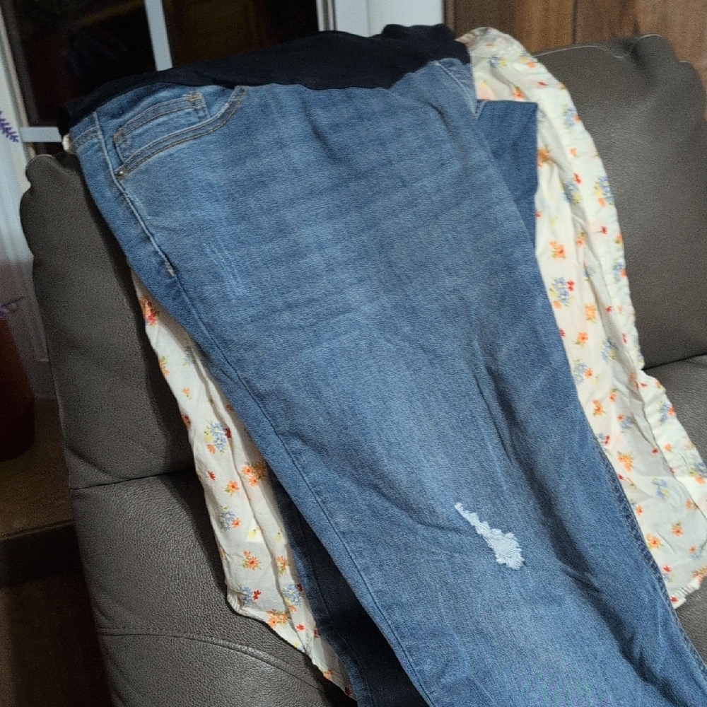 Time and Tru Women's Blue Straight Leg Jeans